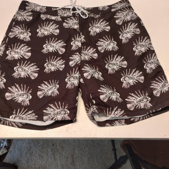 Men's Express brown swim trunks with piranhas on them size Medium - Picture 2 of 7